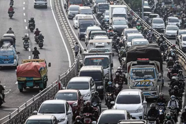 Urai Kemacetan dengan Pengaturan Jam Masuk Kerja, Pelaksanaannya Masih Menunggu Putusan dari Pemprov DKI (polri.go.id)