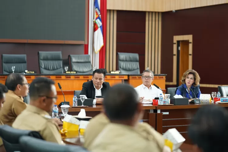 DPRD Kota Bogor bersama jajaran Pemkot Bogor membahas polemik PPDB. (DPRD Kota Bogor)