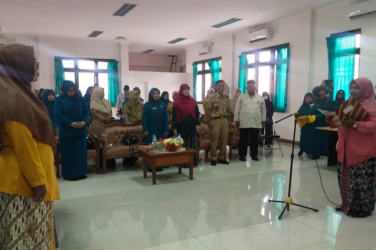 Pelantikan Ketua TP-PKK beberapa kelurahan di aula Kecamatan Cilodong.
