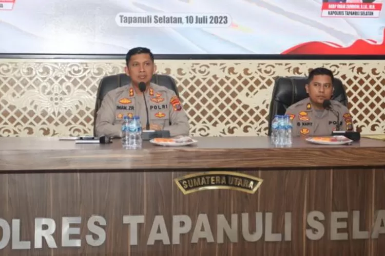 Kapolres Tapsel, AKBP. Imam Zamroni memimpin Pelatihan (Lat) Pra Operasi Patuh Toba 2023, di aula Pratidina Mapolres Tapsel, Senin (10/7/2023) Realitasonline.id/ RI