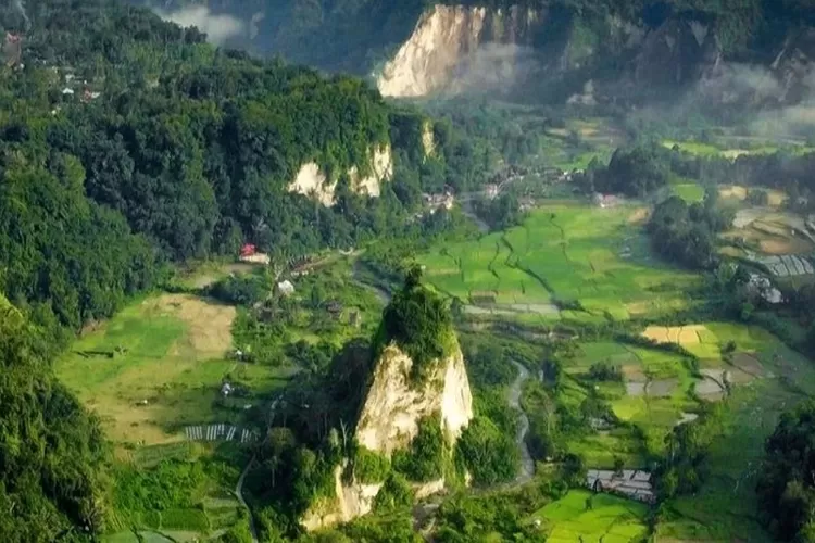 Wisata Ngarai Sianok di Sumatera Barat yang dikembangkan oleh PT DAS Indonesia (Instagram @/westsumatra_skyscrapercity)