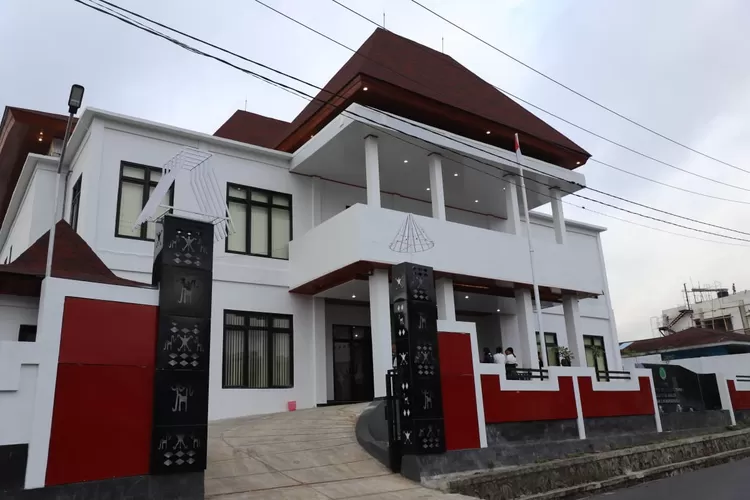 Gedung Perpustakaan yang baru diresmikan.