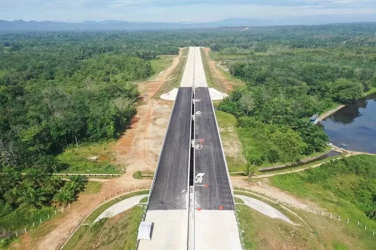 Proyek pembangunan tol Padang - Pekanbaru.  (menpan.go.id)