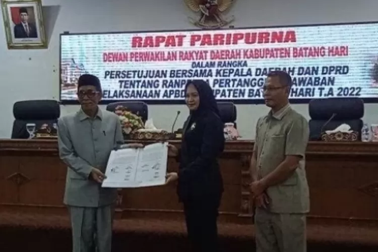 Wabup Bakhtiar Hadiri Paripurna Persetujuan Ranperda Pertanggungjawaban Pelaksanaan APBD Tahun 2022 (Dok. Annuza)