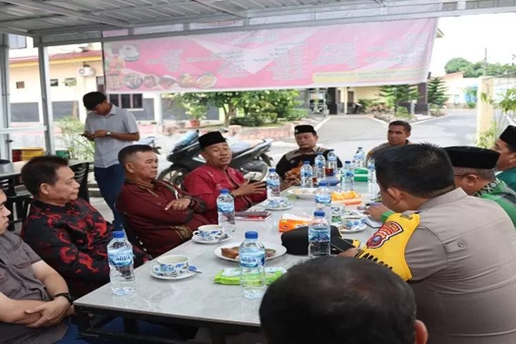 Kapolres Batubara AKBP Jose DC Fernandes SIK membuat rapat koordinas lintas agama hadapi pemilu tahun 2024 di Batubara (Realitasonline.id/H Guntur Sinaga)