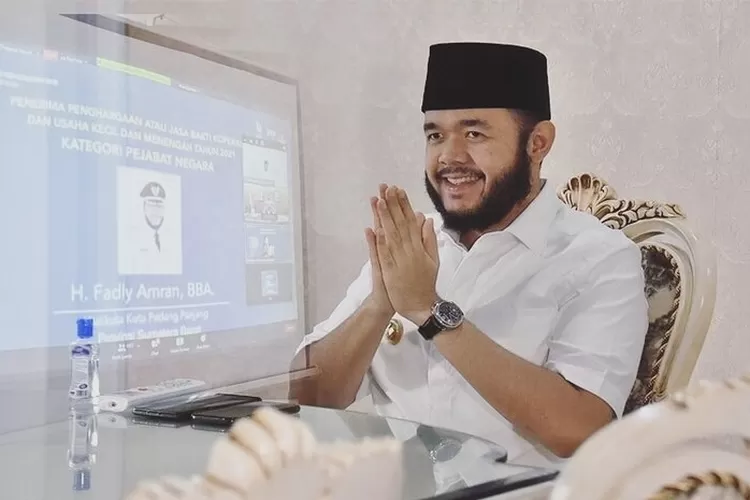 Sosok Wali Kota Padang Panjang, Fadly Amran. (Tangkap layar Instagram/@fadlyamran)