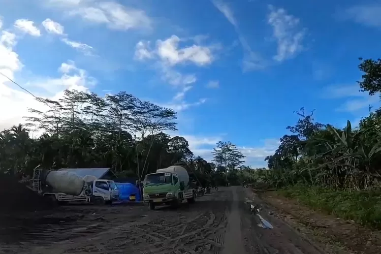 Jalan Trans Mentawai Masih Belum Selesai  Pemkab Mentawai    (Youtube/Theo Mentawai)