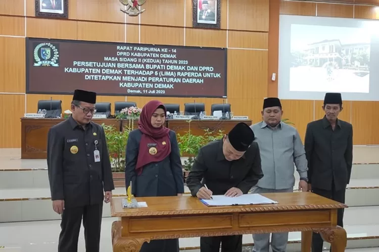 Bupati Demak dan DPRD Setujui Perda Kabupaten Layak Anak