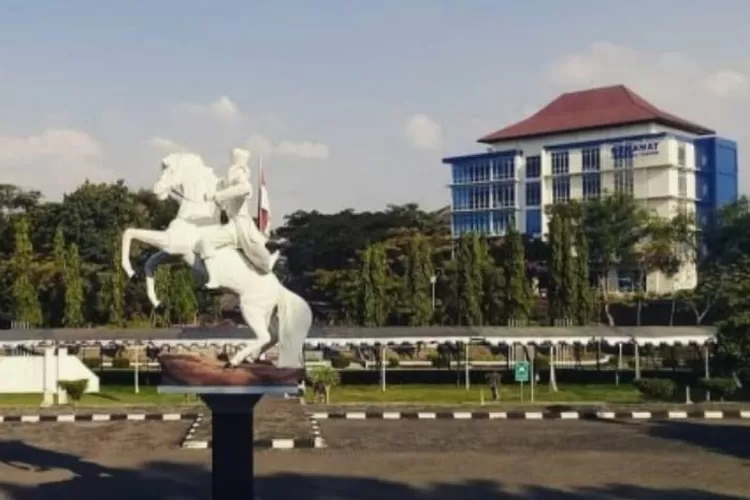 TOP MARKOTOP! Inilah 25 Universitas Terbaik Di Jawa Tengah, Undip Tetap ...