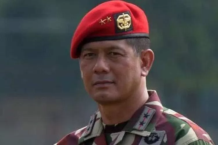 Profil Doni Monardo, purnawirawan TNI mantan Danjen Kopassus dan Danpaspampres yang miliki darah Minang.  (TNI AD)