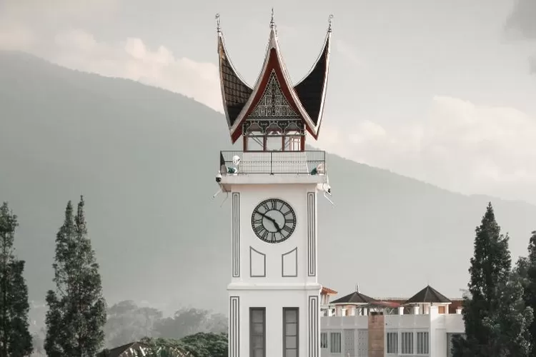 9 Fakta Menarik tentang Jam Gadang di Bukittinggi, Bangunan Ikonik dan Landmark Kota Wisata (Pexels.com/Hasbi Kurnia)