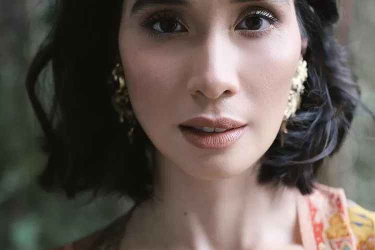 3 Tips Makeup Natural ala Marsha Timothy, Bikin Pangling Karena Cantik Natural (Foto: Female Daily)