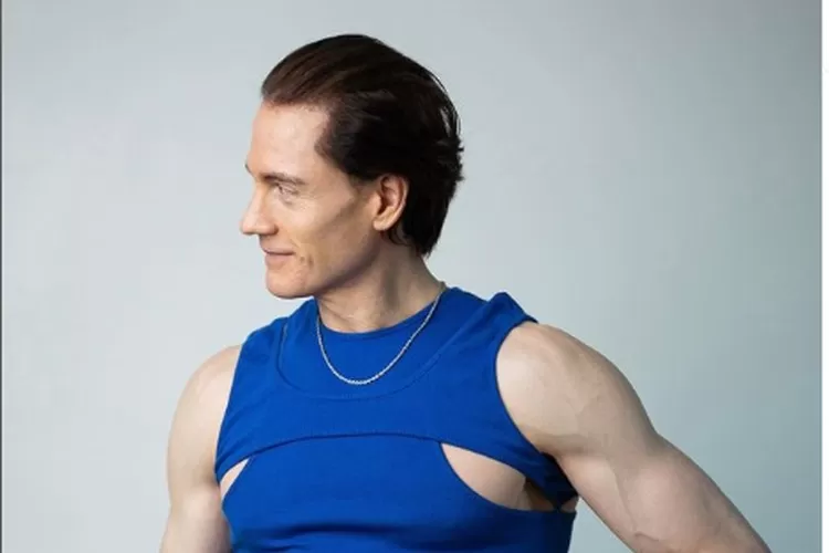 Bryan Johnson melakukan berbagai cara untuk menolak tua, salah satunya suntik darah dari darah anaknya.