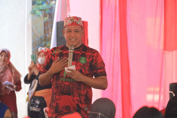 Plt Wali Kota Bekasi Tri Adhianto memberi pemaparan. (Pemkot Bekasi)