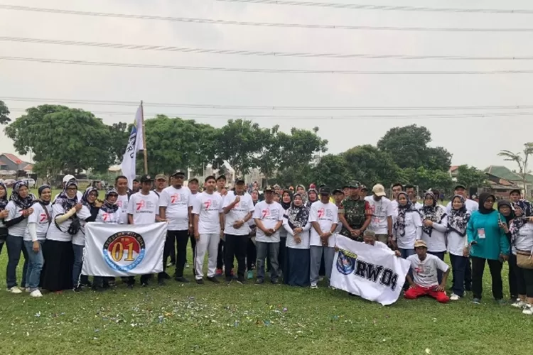 Lurah Krukut, Jamaludin membuka acara kegiatan turnamen olahraga di Kelurahan Krukut, Limo kota Depok, Sabtu (15/7). (RADAR DEPOK)