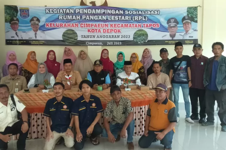 Pendampingan dan sosialisasi kepada warganya terkait Rumah Pangan Lestari (RPL) di aula Kelurahan Cimpaeun, Kecamatan Tapos.