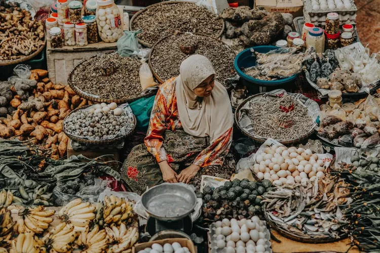 Jangan Lewatkan! Inilah 5 Menu Unik yang Wajib Dicoba di Pasar Tradisional Kambang, Sumbar/ Unsplash