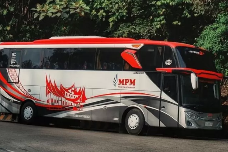 Bus MPM alami kecelakaan terjun ke jurang di Sitijau Lauik Kota Padang  (Instagram @busmpm)