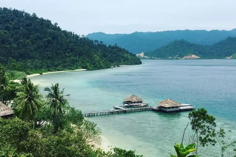 Pulau Cubadak yang menjadi surga wisatawan (rentalmobilpadang.id)