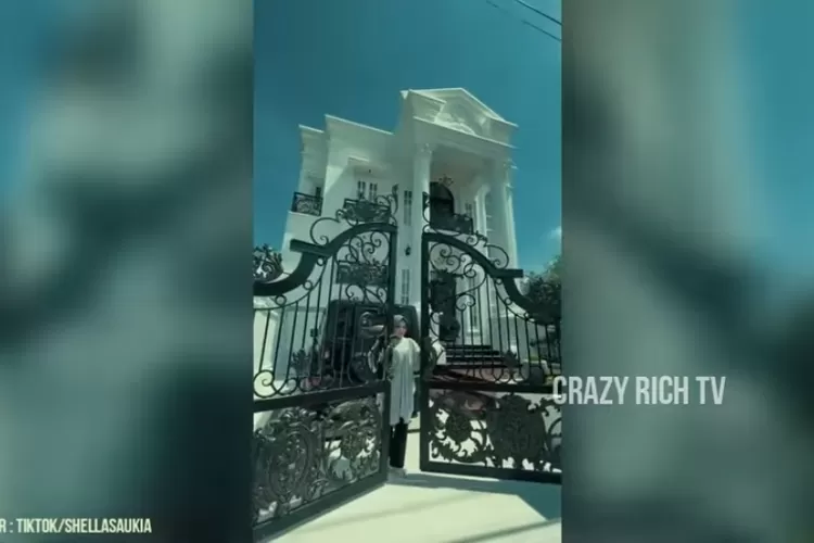 Rumah mewah Crazy Rich Banda Aceh Shella Saukia (tangkapan layar Youtube)