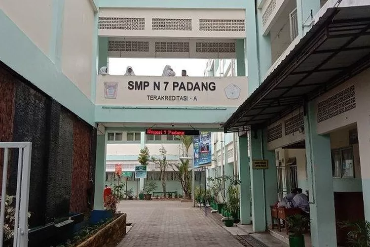SMA 7 Padang (www.smpn7padang.sch.id)