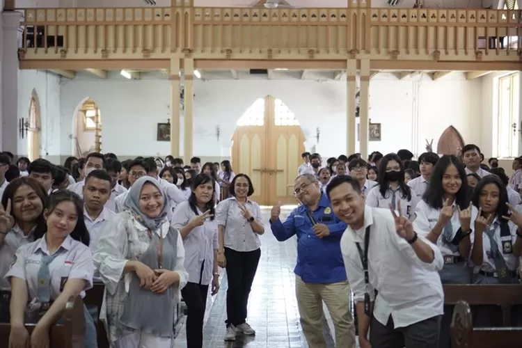 Humas USM Berikan Pelatihan Content Video Media Sosial di SMA Sint Louis