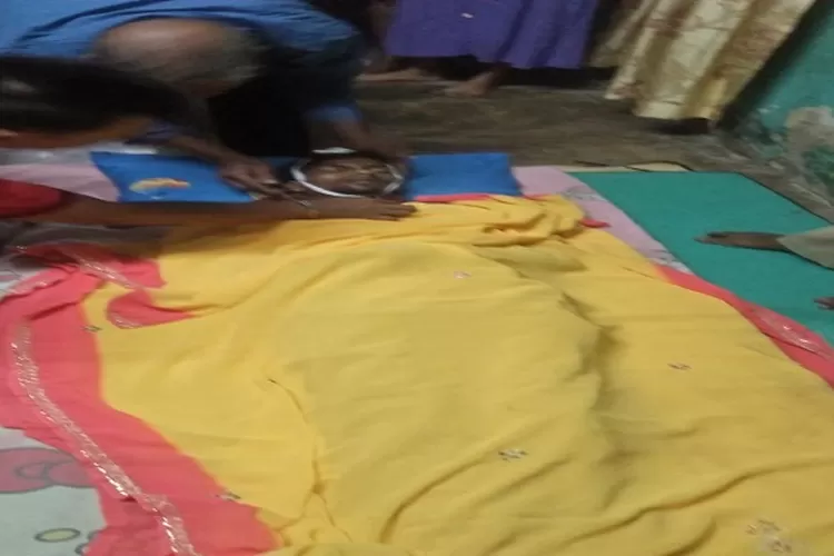 Jenazah Rohit tewas gantung diri di rumah duka (Realitasonline.id/zul)