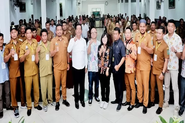 Bupati Simalungun dalam acara sosialisasi kebijakan administrasi kependudukan Kabupaten Simalungun Tahun 2023  (Realitasonline.id/SS)