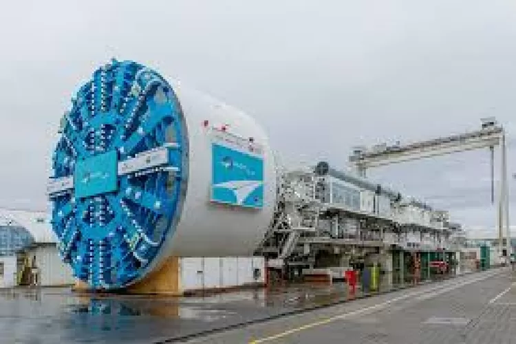 Mesin Bor Terowongan Tol Padang-Pekanbaru Lebih Panjang dari Lapangan Sepak Bola, Mampu Gali 8-10 Meter Per Hari (Google )