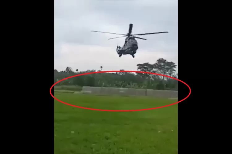 Viral tembok stadion Kepahiang di Provinsi Bengkulu roboh akibat terpaan angin dari Helikopter tim Jokowi ( Instagram @undercover.id)