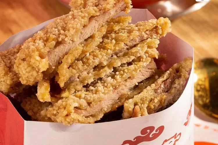 Ada jajanan unik berupa steak goreng dengan berbagai rasa di Bogor.&nbsp; (Instagram/@niubao.id)