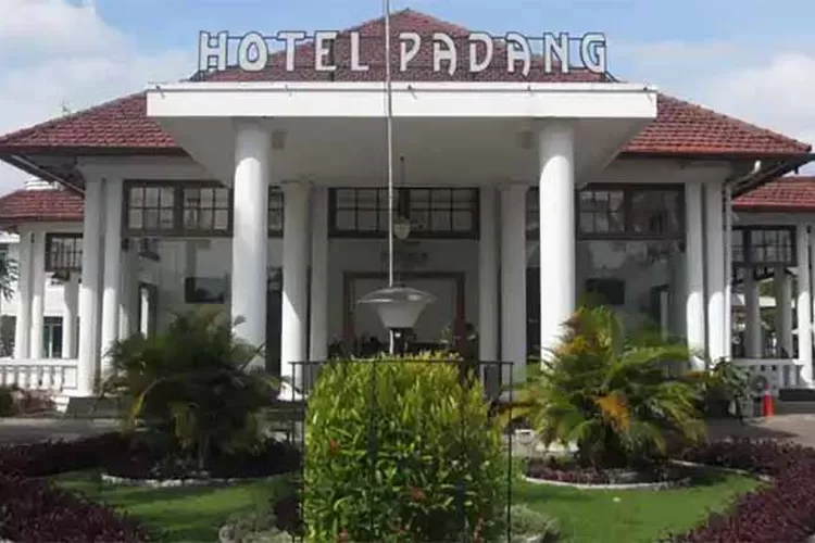 Hotel Murah di Padang, Hotel Padang Terletak di Jantung Kota dan Pantai Air Manis