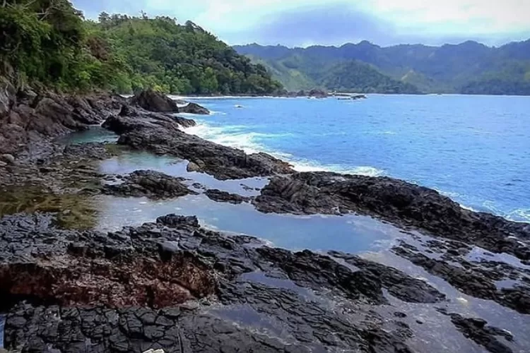 Pantai Ladeha yang berada di Nias Selatan, Sumatera Utara.  (Instagram @ladeha_beach )