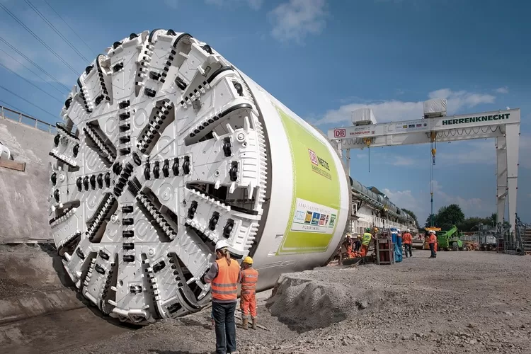 Ilustrasi mesin TBM proyek terowongan (tunnelingonline.com)