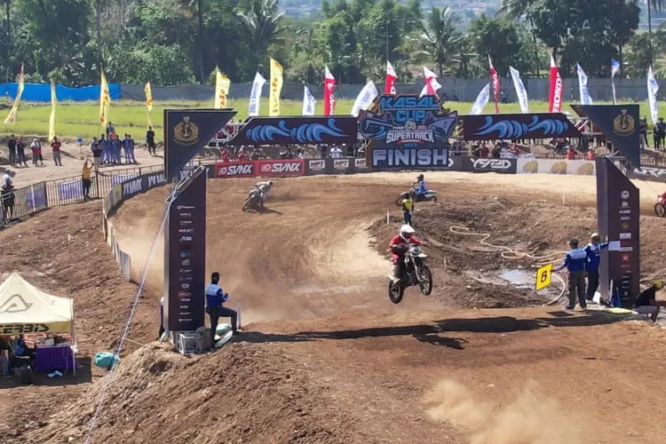 300 Pebalap Ikuti Kejurnas Grasstrack Junior Motocross Supertrack Championship Kasal Cup 2023 di Salatiga. (dok)