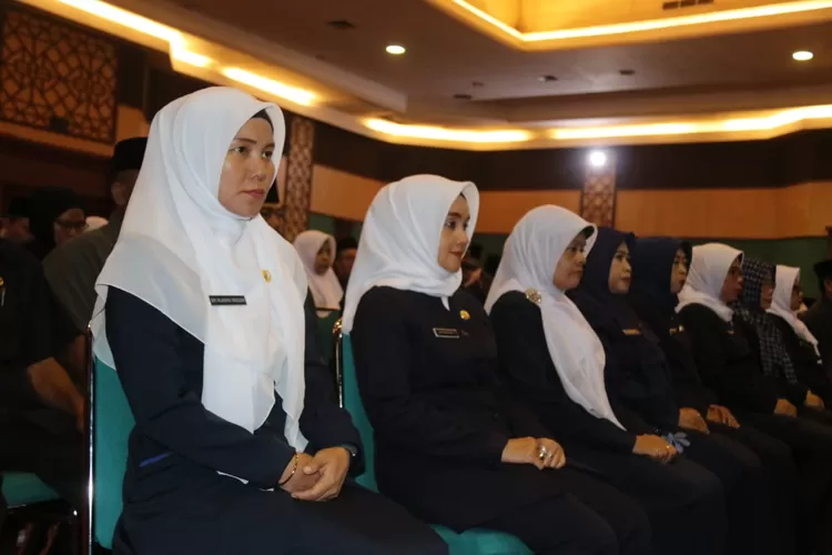 Para kepala sekolah SD dan SMP di lingkungan Kabupaten Bogor yang baru dilantik Plt Bupati Bogor Iwan Setiawan. (Diskominfo Kabupaten Bogor)