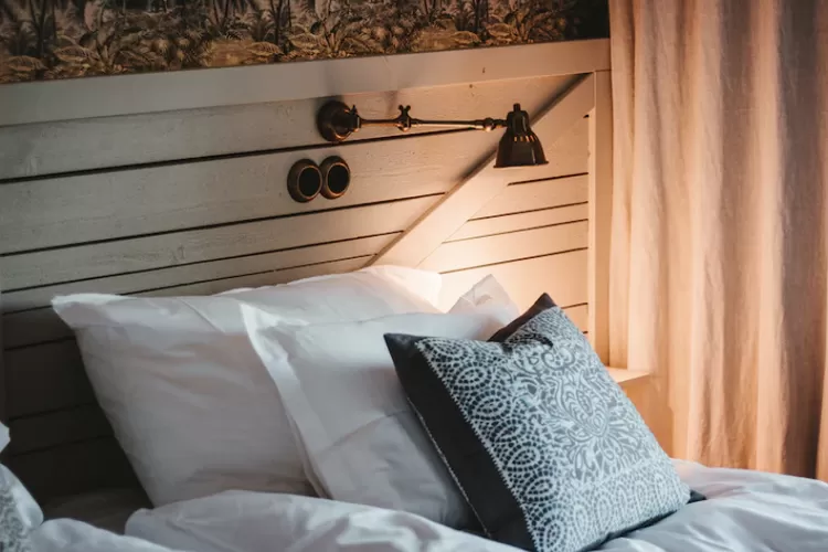 Ilustrasi kamar kostan (Unsplash/Julian Hochgesang)