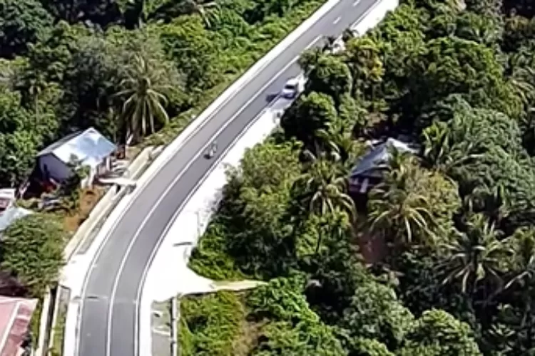 Mengapa proyek jalan Pantai Teluk Bayur ke BIM tak kunjung usai dari 2015? (Youtube Gumilang Jalan Jalan)
