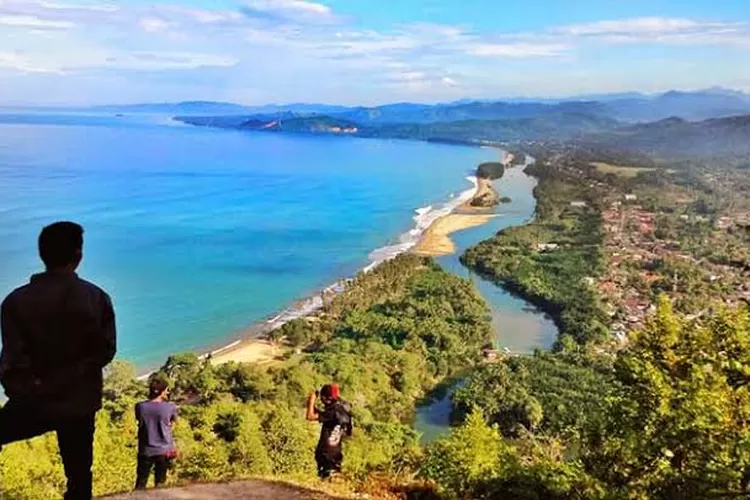 Potret Bukit Langkisau (rentalmobilpadang.co.id)