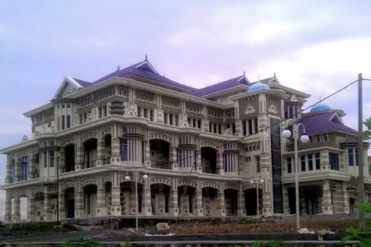 Potret Gedung Kantor Aceh Besar.  (liza-fathia.com)