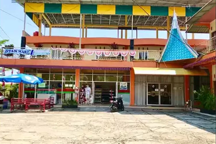 Hotel Murah di Padang, Penginapan Intan Bandara Memiliki Lounge Bersama dan Teras