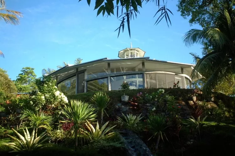 Villa Murah di Padang, Villa Puncak Air Manis Seperti Kamar Pengantin Plus Masakan USA, Australia dan Asia 