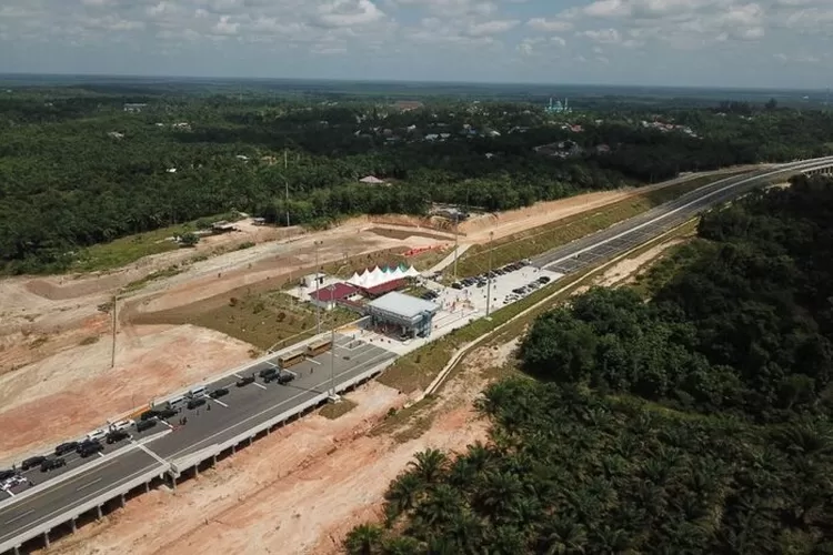 Salah satu seksi di Pembangunan Jalan Tol Pekanbaru Rengat.  (dok. Pemprov Riau)