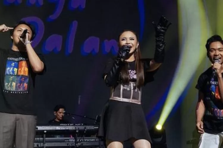 Disebut Cuekin Betrand Peto Saat Konser di Malaysia, Rossa Berikan Klarifikasi (Gorajuara.com/dok: Instagram @itsrossa910)