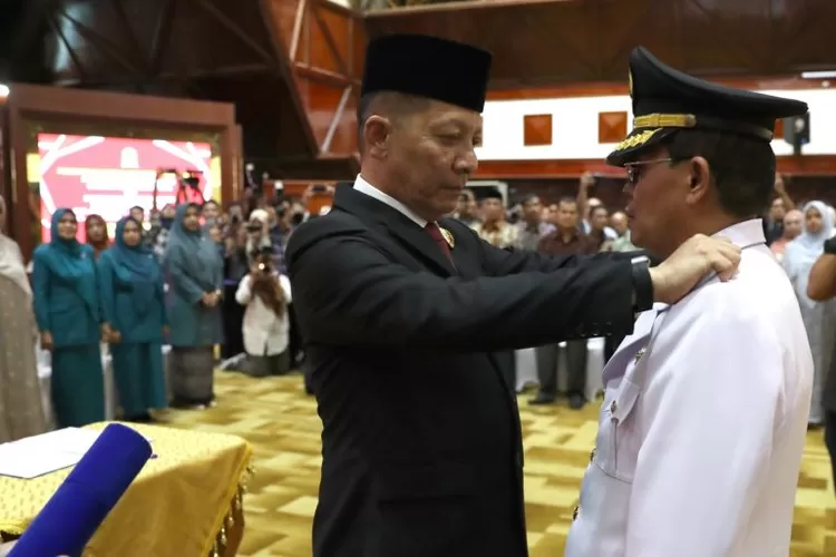 Dilantik jadi Pj Wali Kota Banda Aceh, Amiruddin Janji Bakal Berupaya Lunasi Utang.  (Pemkot Banda Aceh)