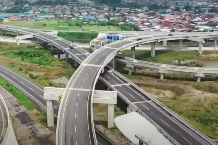 Proyek jalan tol Presiden Jokowi di Sumatera pada 6 provinsi (Youtube Infrastruktur Indonesia)