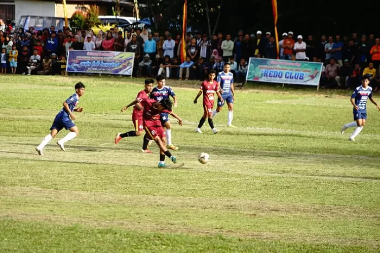 Bupati Tanah Datar Eka Putra, SE, MM resmi menutup Kejuaraan Daerah (Kejurda) Provinsi Sumatera Barat Sepak Bola U-23.