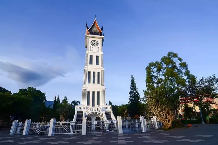 Jam Gadang di Bukittinggi.  (Indonesia travel )