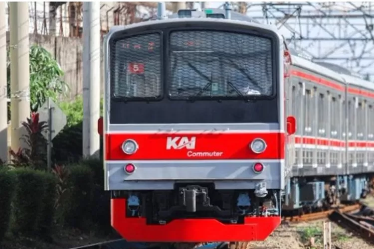 Lewat Rute Terpanjang, Naik KRL Dari Stasiun Rangkasbitung Ke Tanah ...