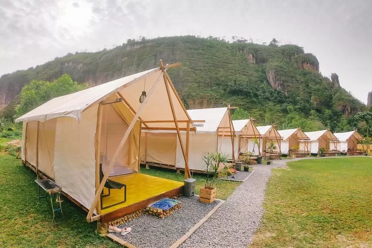 Nggak Mahal, Segini Harga Camping Mewah di Lembah Harau&nbsp; (instagram/@theedgeharau)
